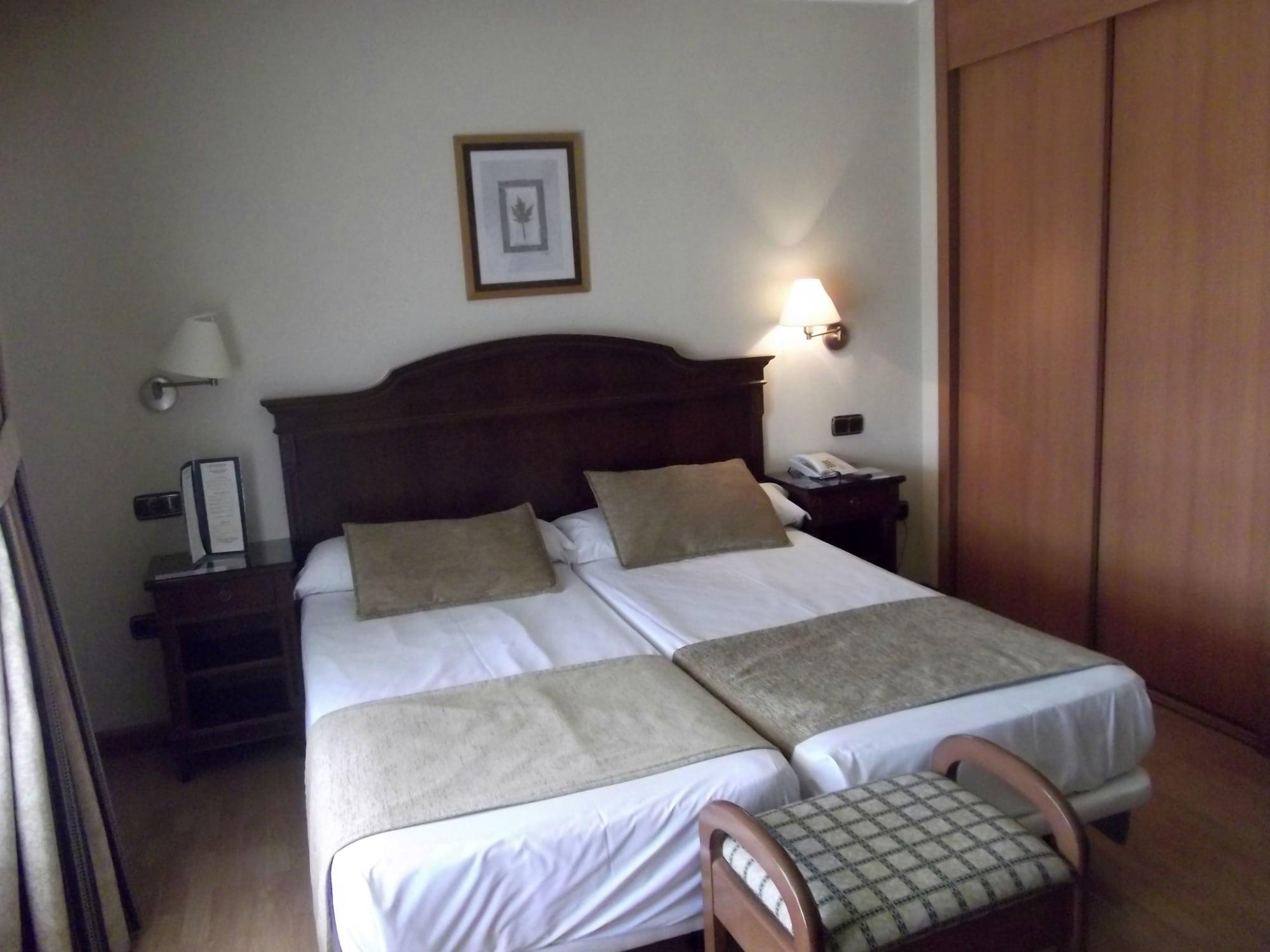 Hotel Lasa Sport Valladolid Exterior foto